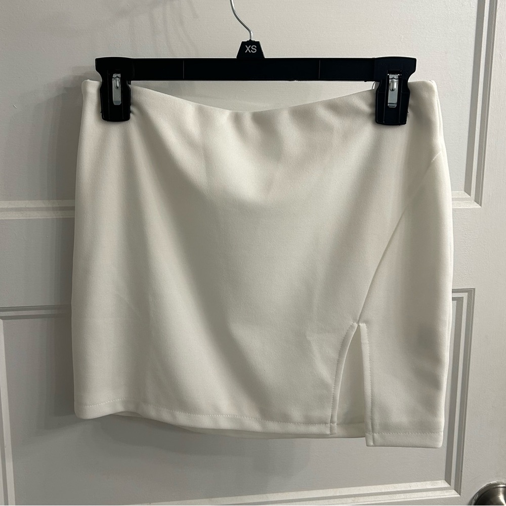 NWT white mini skirt